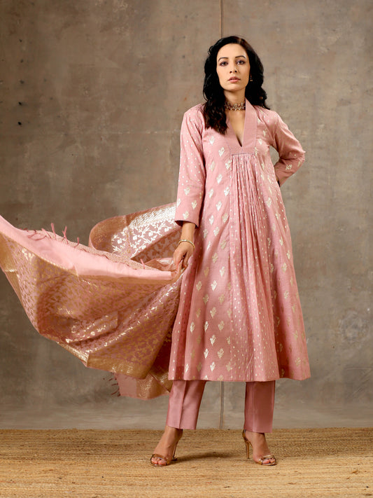 Onion Pink Silk Chanderi Kurta Set In 5 Kalis