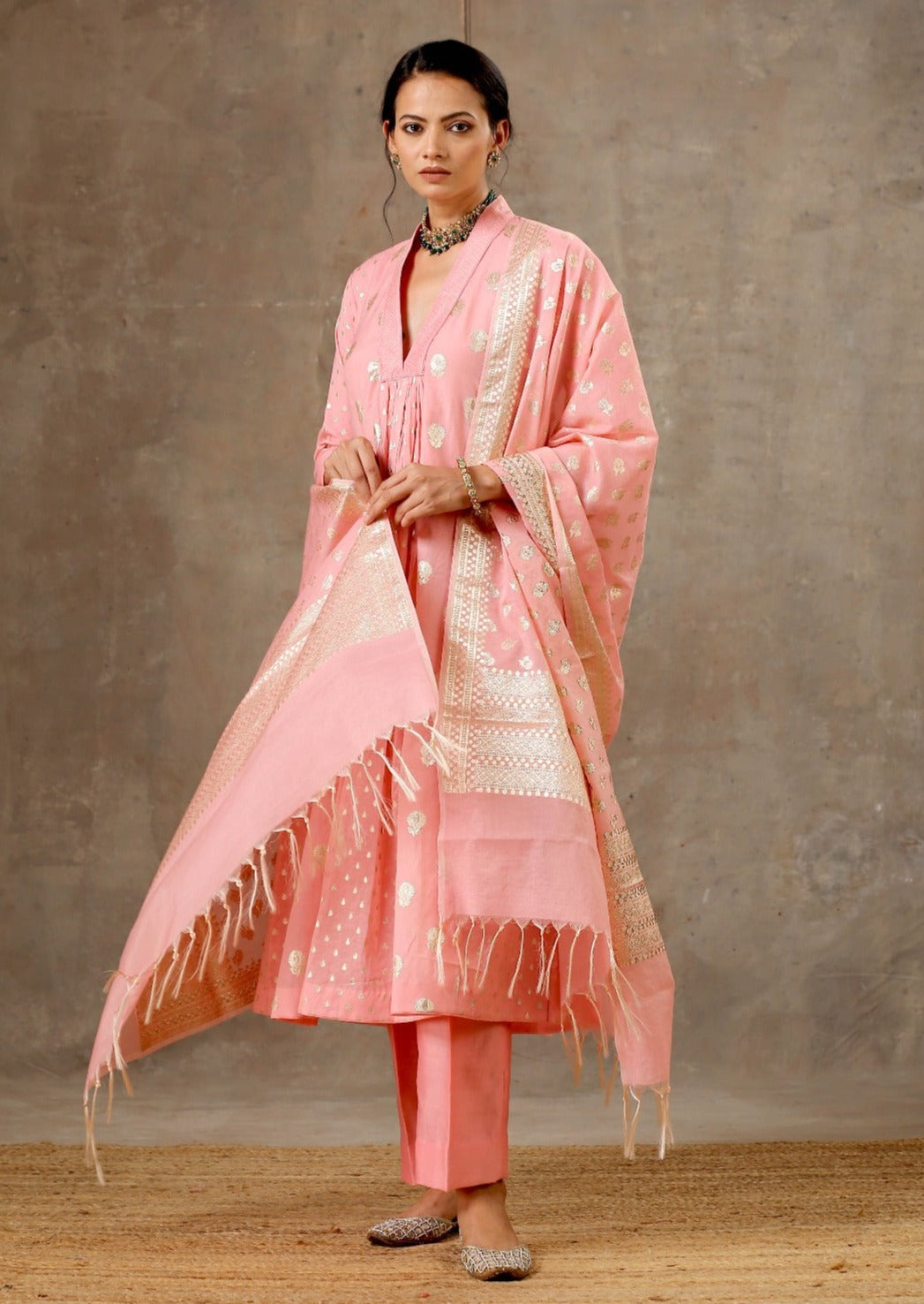 Bbaawri's Chanderi Silk Kurta featuring 5 kalis adorned with delicate buttas. This elegant piece seamlessly combines traditional craftsmanship with modern style, offering a timeless look. Elevate your wardrobe with the richness of Chanderi Silk and the grace of intricate buttas, creating a perfect blend of tradition and contemporary fashion.
