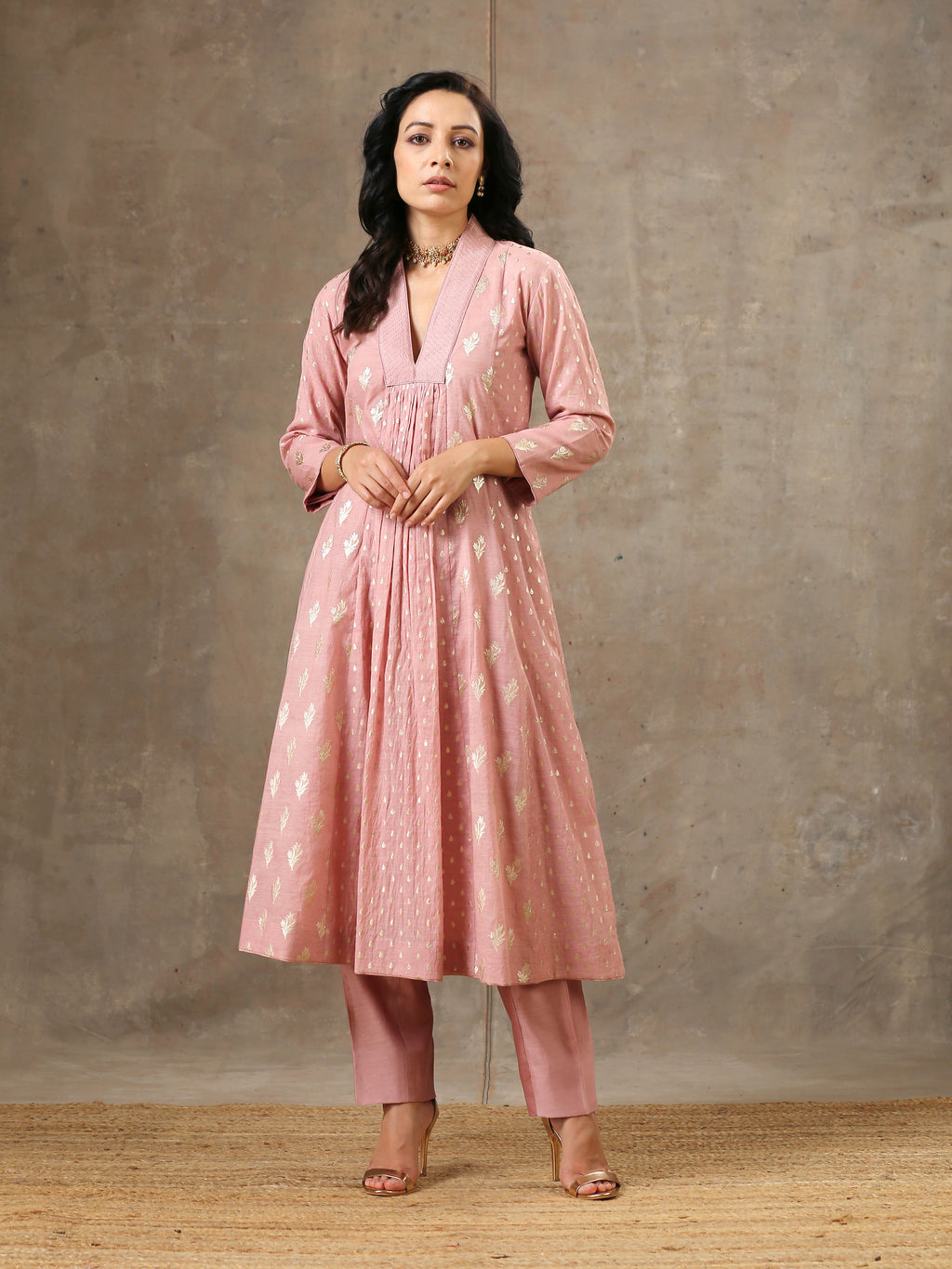 Onion Pink Silk Chanderi Kurta Set In 5 Kalis