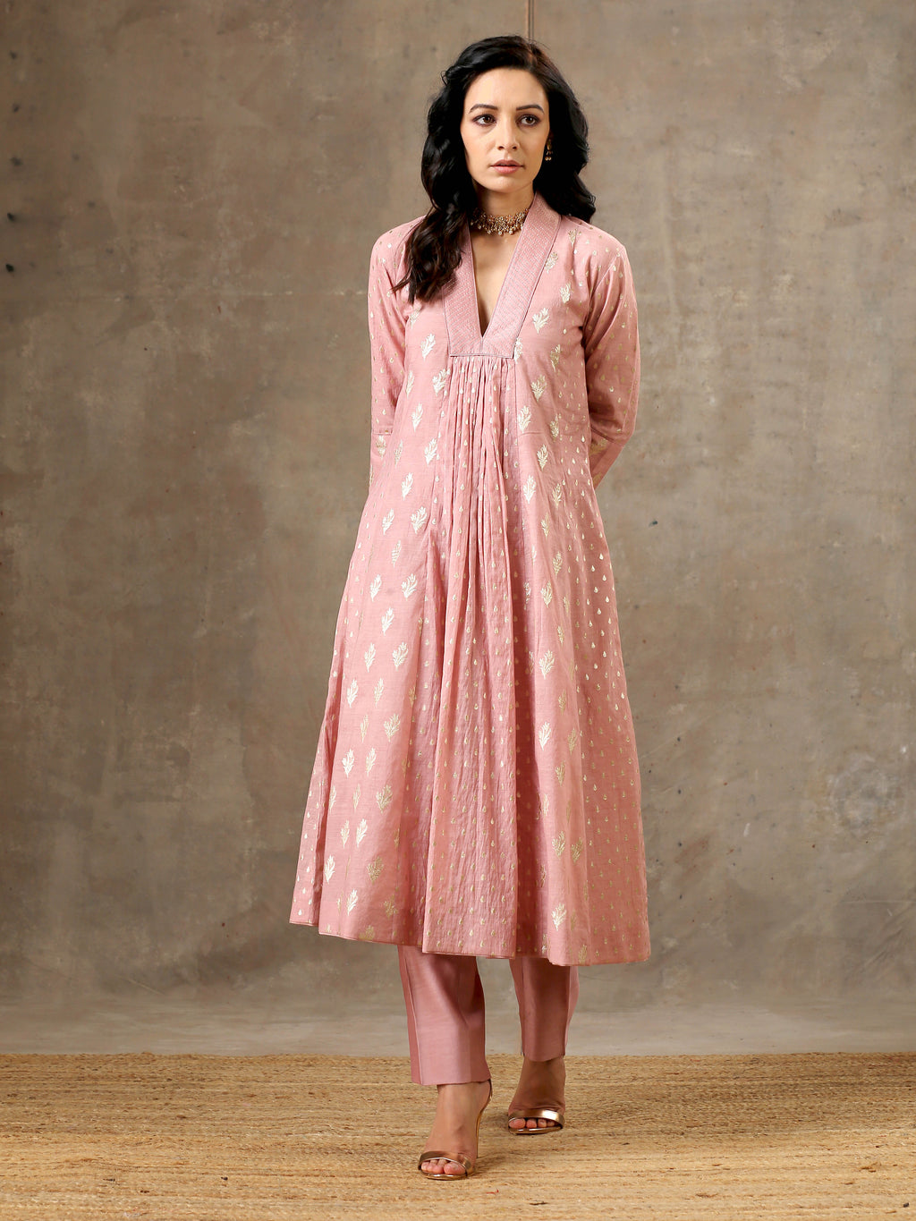 Onion Pink Silk Chanderi Kurta Set In 5 Kalis