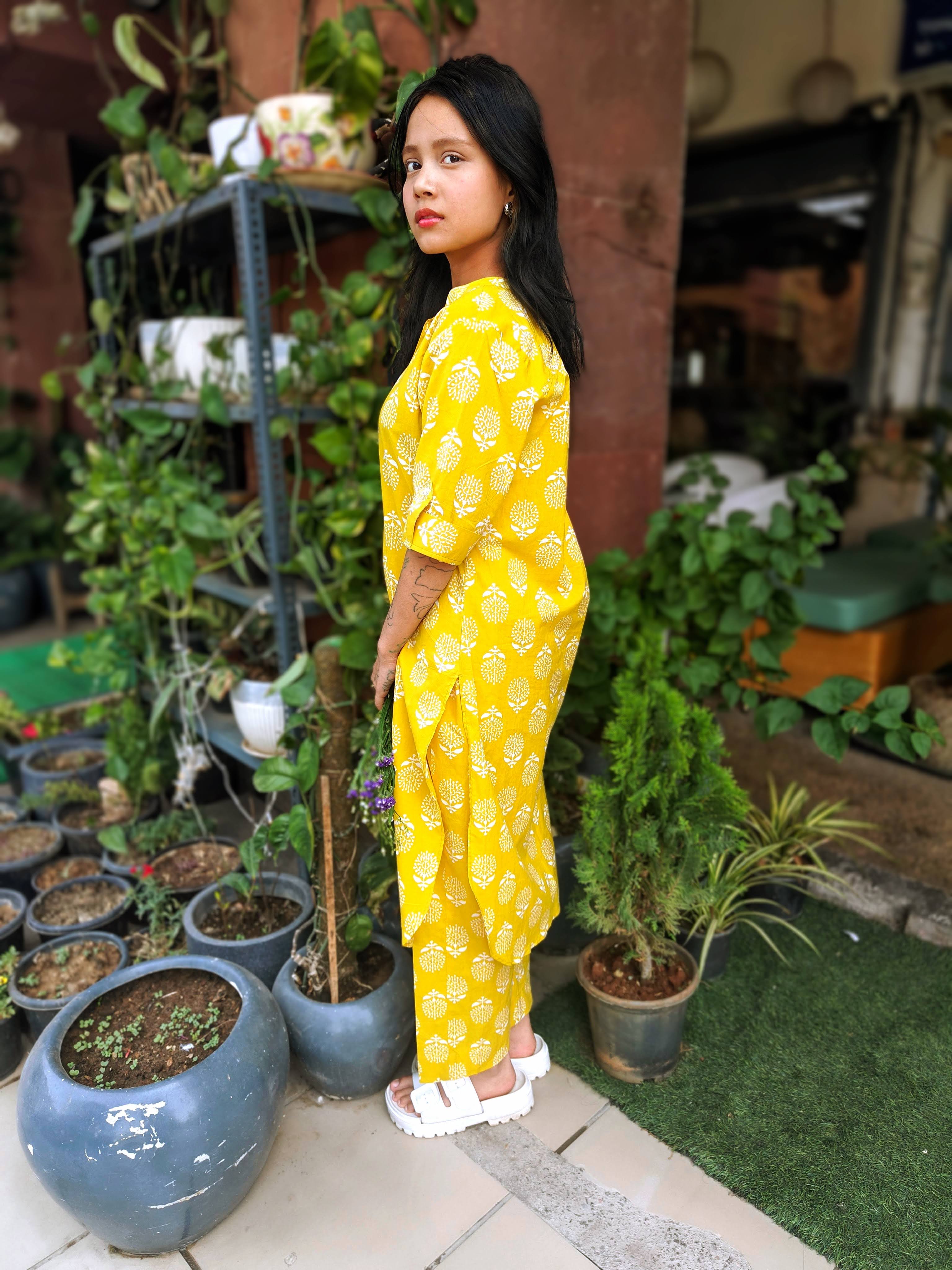  yellow cotton kurta with mandarin collar