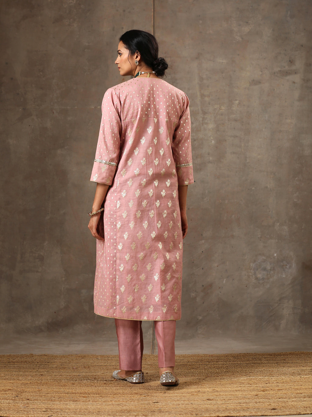 Chanderi Silk Yoke Kurta in Onion Pink Color